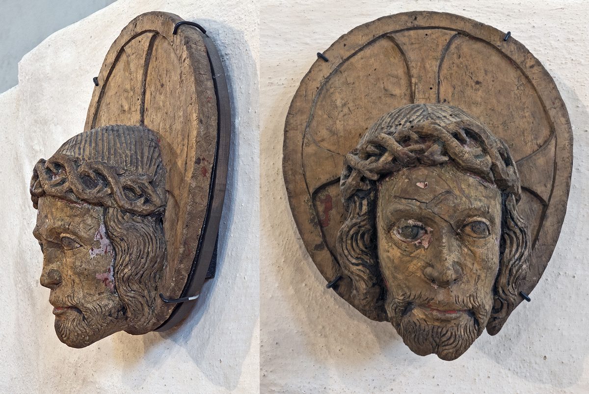 Orjantappuroilla kruunatut Kristuksen kasvot Naantalin kirkon puuveistoksessa. Kuva: Markku Immonen.